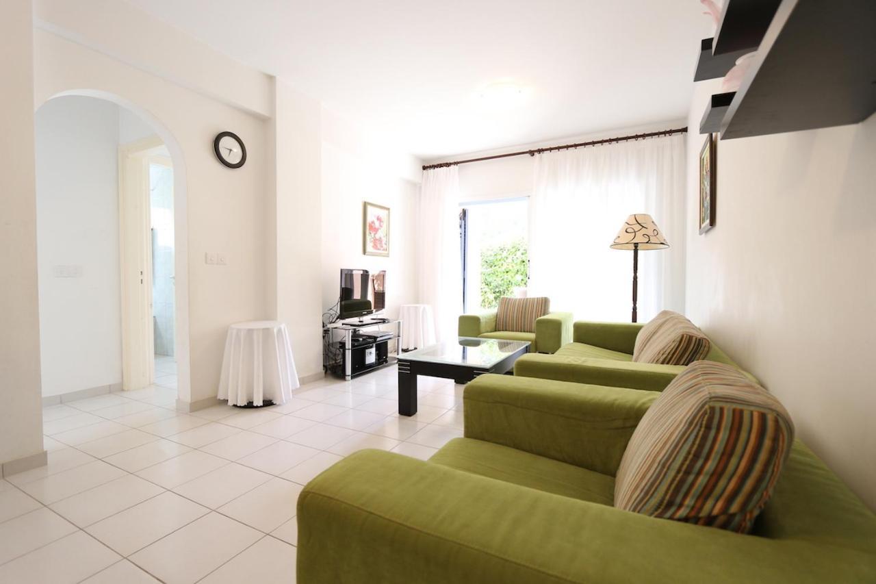 Victor Apartment Paphos Eksteriør bilde